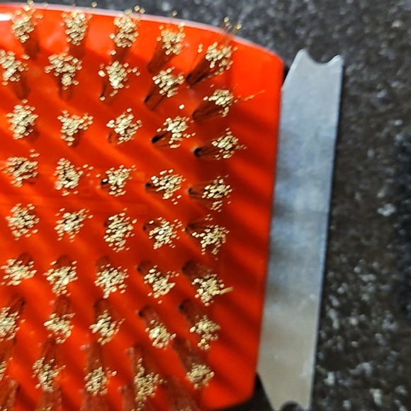 BBQ Brush With Scraper - Picture 4 of 6